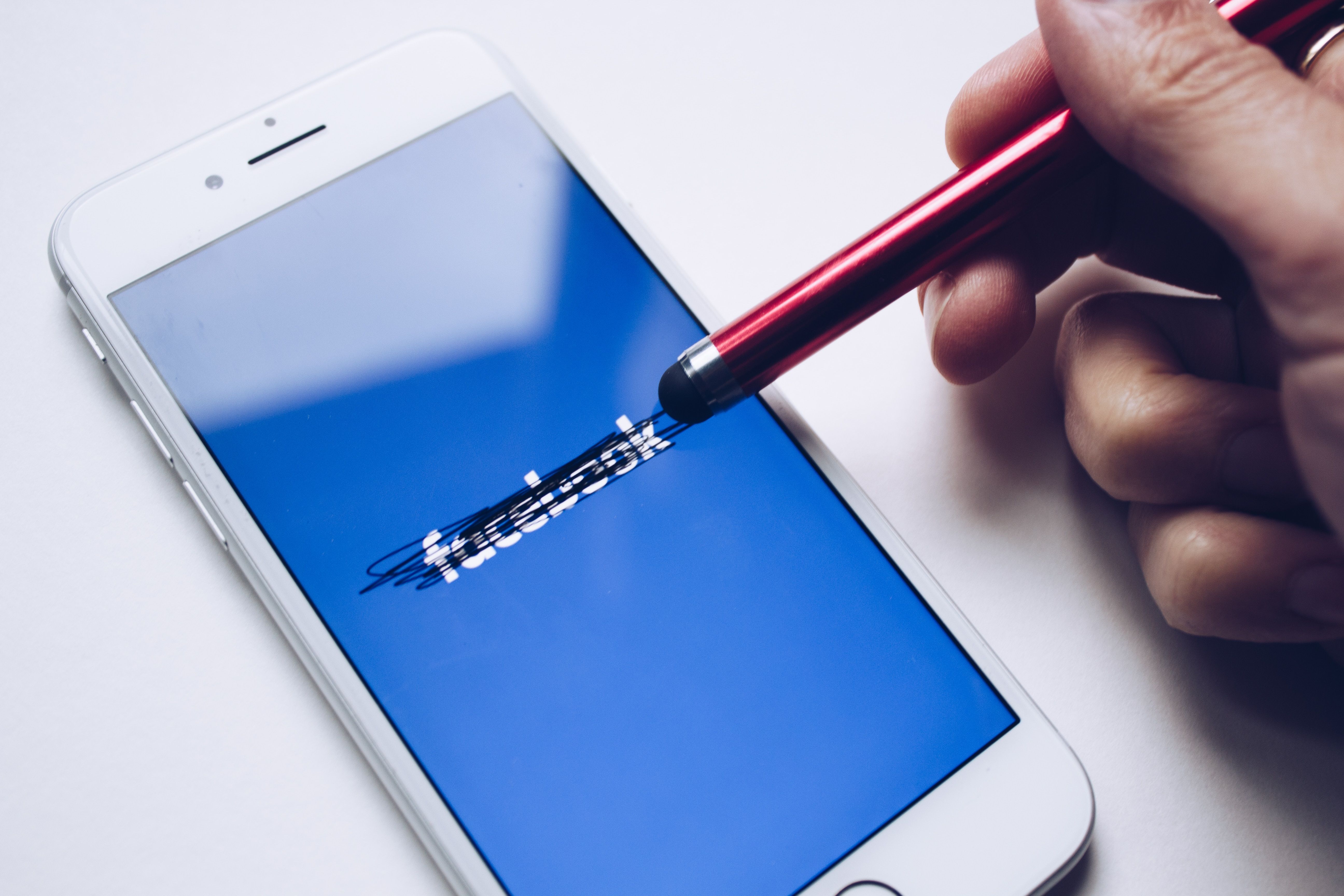 Social Media and Mental Health: What the Research Actually Shows